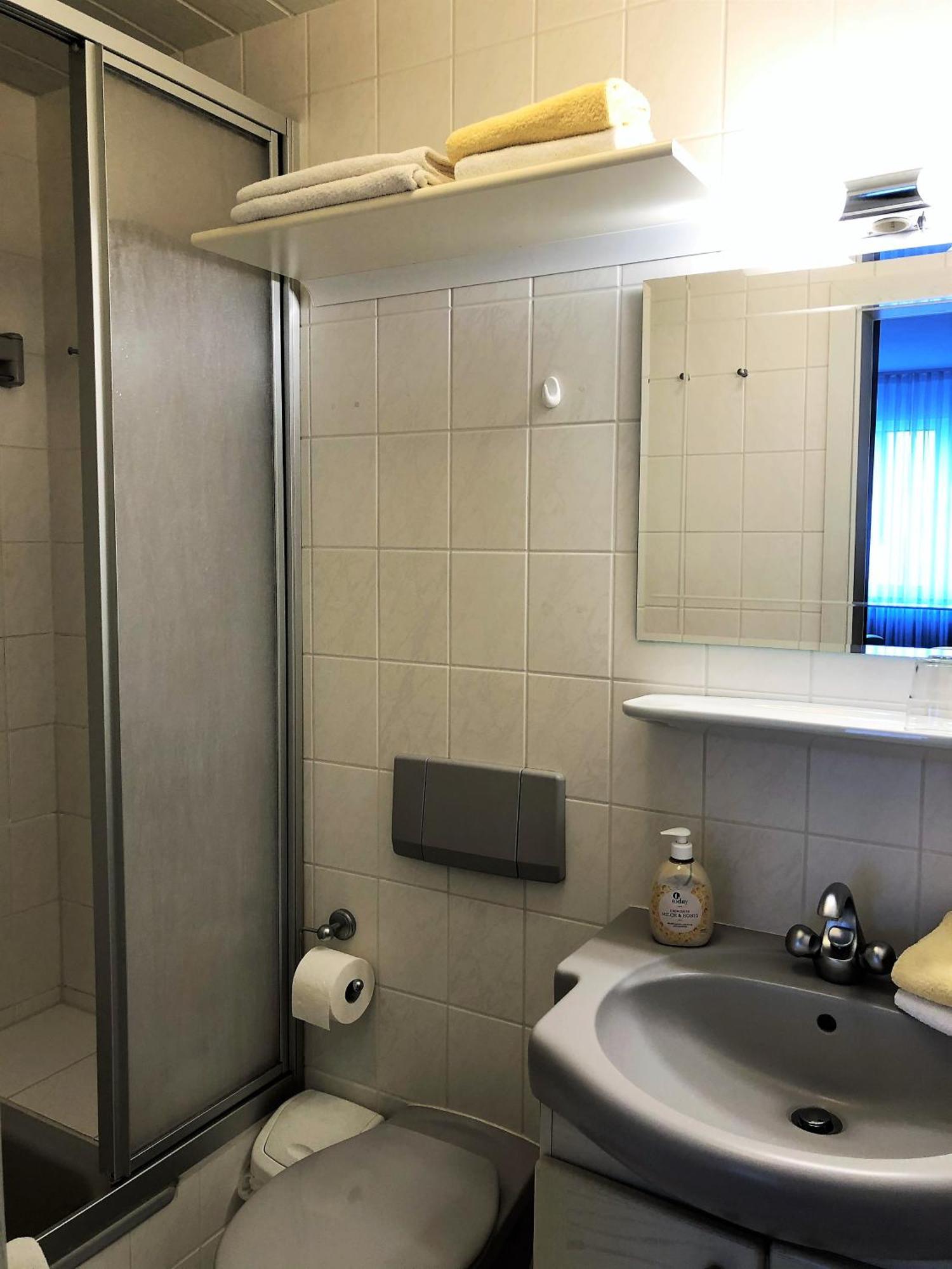 קוכם Ferienwohnungen Haus Zur Linde חדר תמונה
