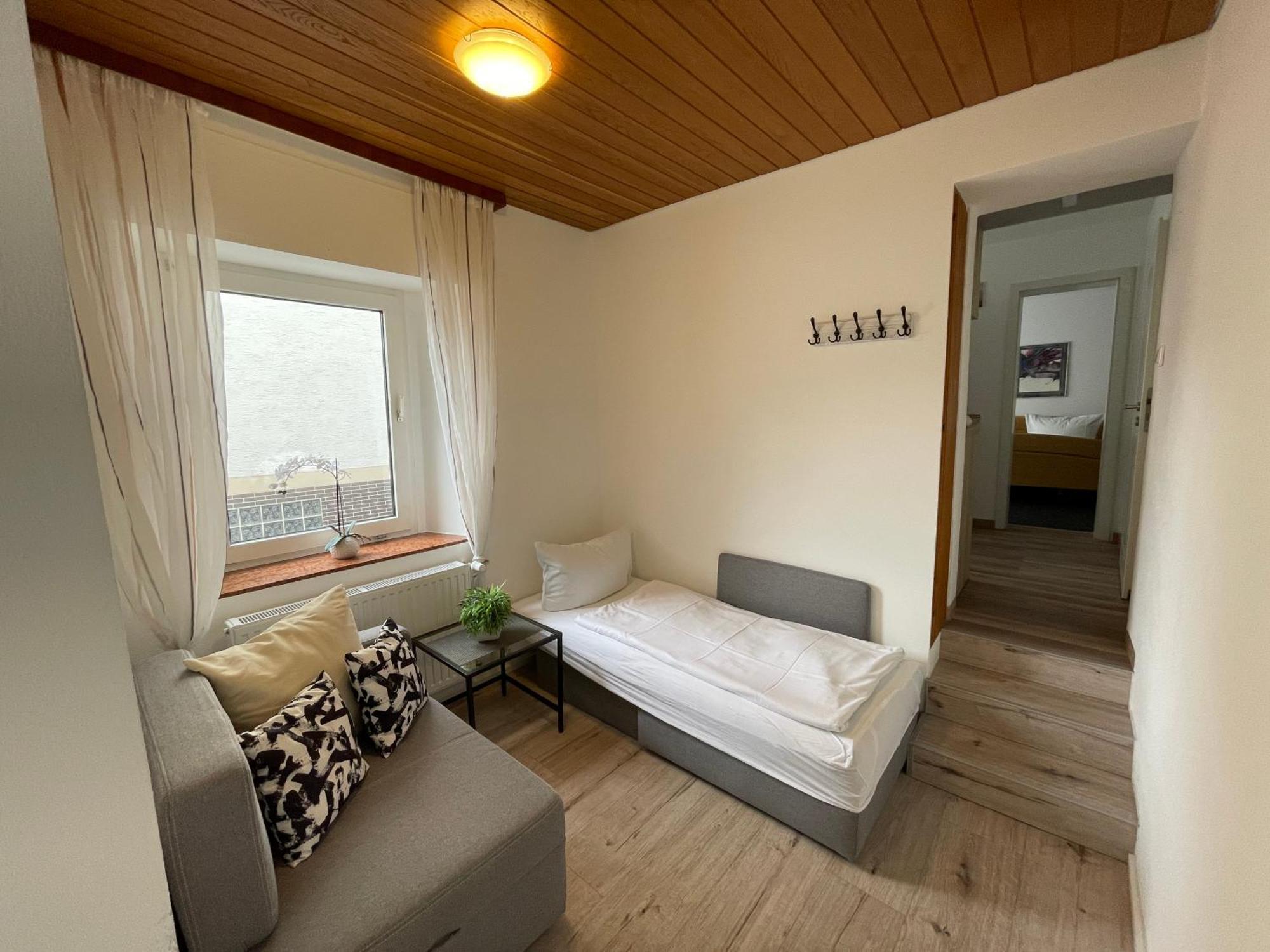 קוכם Ferienwohnungen Haus Zur Linde מראה חיצוני תמונה